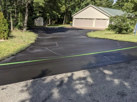 Hot Rubber Crack Filling and Sealing
